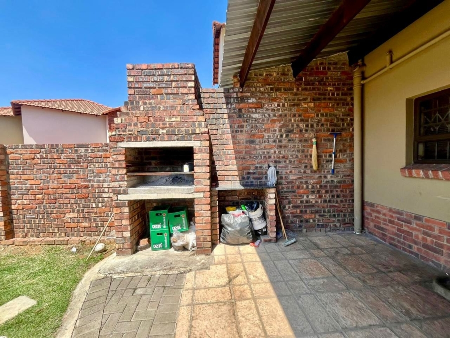 3 Bedroom Property for Sale in Waterval East North West